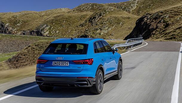 Die dynamischen Qualitäten des Audi Q3 können sich sehen lassen – speziell mit dem empfehlenswerten Dynamikpaket. Die dynamischen Qualitäten des Audi Q3 können sich sehen lassen – speziell mit dem empfehlenswerten Dynamikpaket.