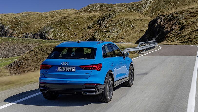 Die dynamischen Qualitäten des Audi Q3 können sich sehen lassen – speziell mit dem empfehlenswerten Dynamikpaket. Die dynamischen Qualitäten des Audi Q3 können sich sehen lassen – speziell mit dem empfehlenswerten Dynamikpaket.