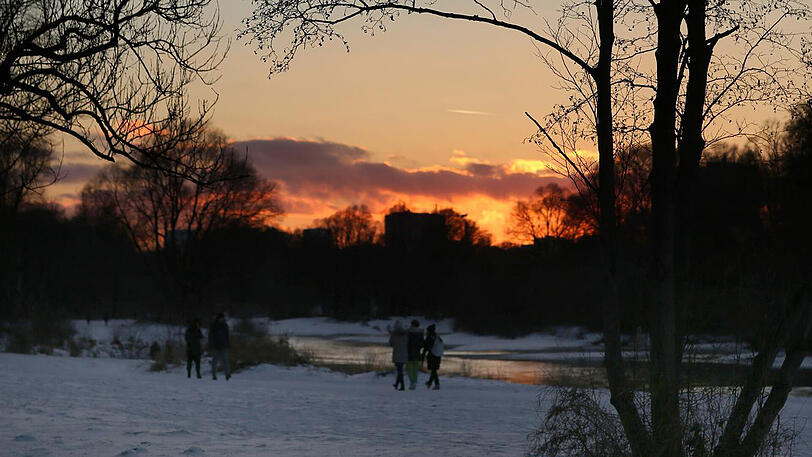 Schön: Winterabend am Flaucher.