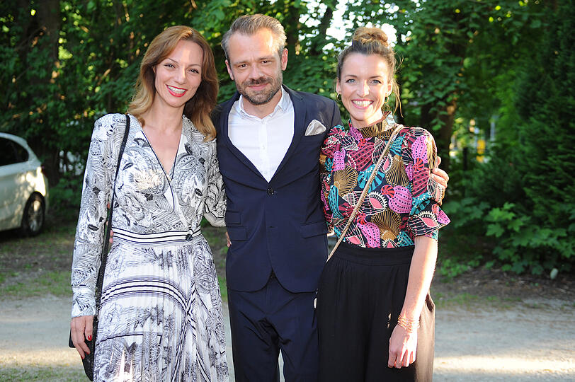 Die Schauspieler Viola Wedekind (l-r), Sven Waasner und Deborah Müller.