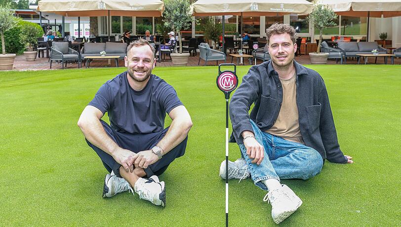 Fabian Fischer (l,35) und Moritz Petan (34) sind die neuen Wirte im Clubrestaurant des M&uuml;nchener Golfclubs. Das Isar Ora richtet sich explizit auch an Nicht-Golfer.
