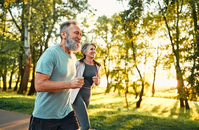 Sport und frische Luft können dabei helfen, weniger zu naschen. Ob Laufen, Schwimmen, Spazieren oder Radfahren - Bewegung lenkt ab und steigert das Wohlbefinden. Wer sich in seinem Körper wohlfühlt, sucht seltener Trost oder Belohnung in Schokolade. Sport und frische Luft können dabei helfen, weniger zu naschen. Ob Laufen, Schwimmen, Spazieren oder Radfahren - Bewegung lenkt ab und steigert das Wohlbefinden. Wer sich in seinem Körper wohlfühlt, sucht seltener Trost oder Belohnung in Schokolade.