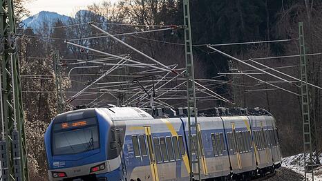 Aufgrund von Bauarbeiten kommt es bei Z&uuml;gen der Bayerischen Regiobahn zu Versp&auml;tungen und Ausf&auml;llen von Haltestellen. (Symbolbild)
