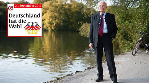 "Bayerisch, sympathisch, stark": Das sind für den CSU-Ehrenvorsitzenden Edmund Stoiber die Argumente, warum der Wähler sein Kreuzerl bei der CSU machen soll. Hier steht der 75-Jährige am Seehaus im Englischen Garten.