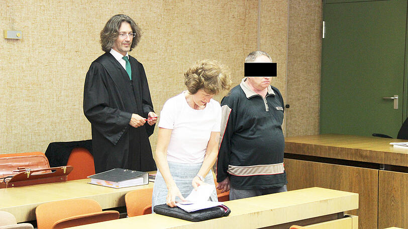 Dieb, Dolmetscherin und Rechtsanwalt.