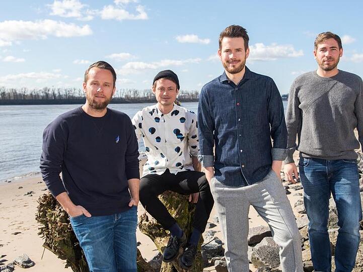 Die Band Revolverheld: Kristoffer Hünecke (l-r), Jakob Sinn, Johannes Strate und Niels Kristian Hansen.