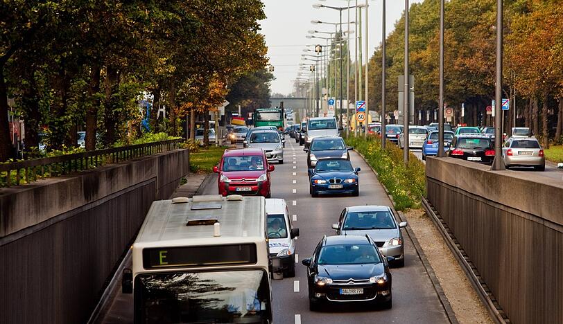 Die Dehoga wehrt sich gegen ein geplantes Diesel-Fahrverbot. (Archiv)