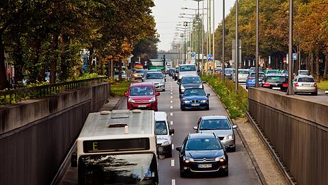 Die Dehoga wehrt sich gegen ein geplantes Diesel-Fahrverbot. (Archiv)
