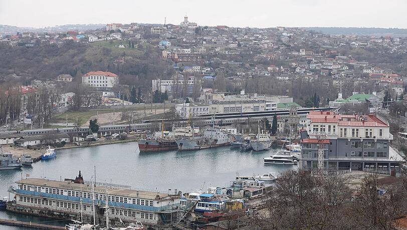 In Sewastopol sind nach russischen Angaben Dutzende ukrainische Drohnen von der Flugabwehr abgeschossen worden. (Archivbild)