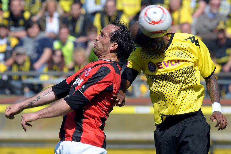 Aller Einsatz half Eintracht Frankfurt (Theofanis Gekas) nichts im Spiel gegen Dortmund. Die Hessen steigen ab.