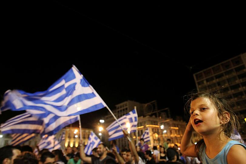 Co-Gastgeber Polen ist aus der EM ausgeschieden, Griechenland steht überraschend im Viertelfinale. Tränen bei den polnischen Fans und Jubel bei den Hellas-Anhängern. Die Bilder.