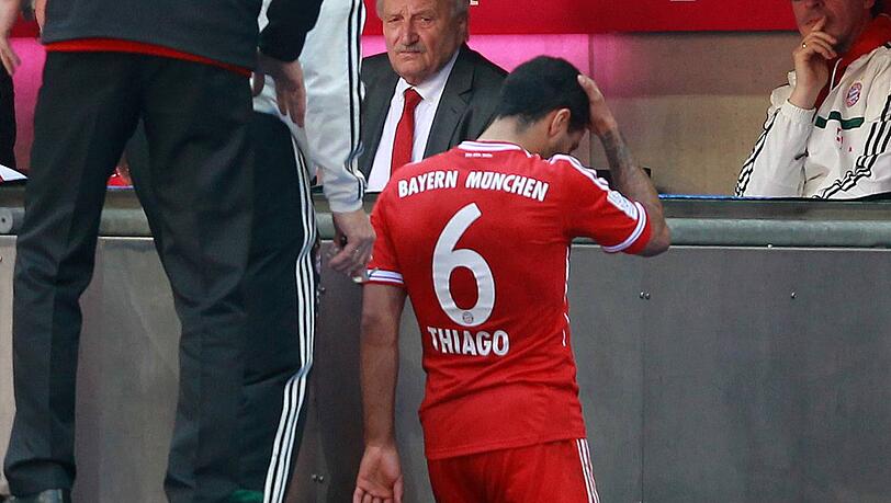 Am Knie verletzt: Thiago vom FC Bayern München fällt sechs bis acht Wochen aus. Am Knie verletzt: Thiago vom FC Bayern München fällt sechs bis acht Wochen aus.