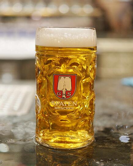Die Spaten-Maß.
