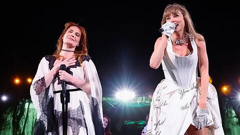 Bei ihrer letzten "The Eras"-Show im Londoner Wembley-Stadion erhielt Taylor Swift auf der Bühne Unterstützung von Florence Welch.