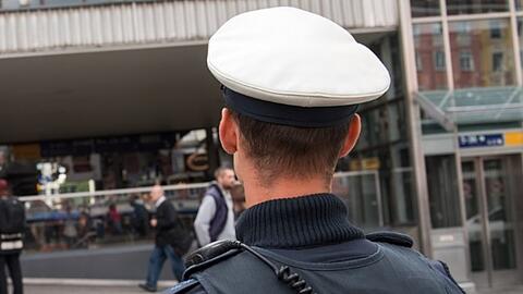 Einsatzkr&auml;fte der Bundespolizei und der Landespolizei stellten die Beteiligten und kontrollierten sie. (Symbolbild)