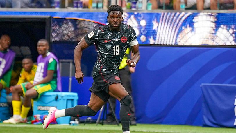 Stellt sich der neuen Konkurrenz beim FC Bayern: Kanada-Kapitän Alphonso Davies. Stellt sich der neuen Konkurrenz beim FC Bayern: Kanada-Kapitän Alphonso Davies.