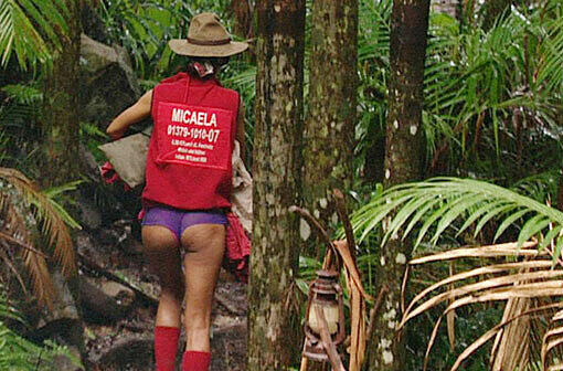 Doch vor dem finalen Akt hieß es Abschied nehmen. Sexy Micaela war am Vorabend rausgewählt worden und musste das Camp verlassen.