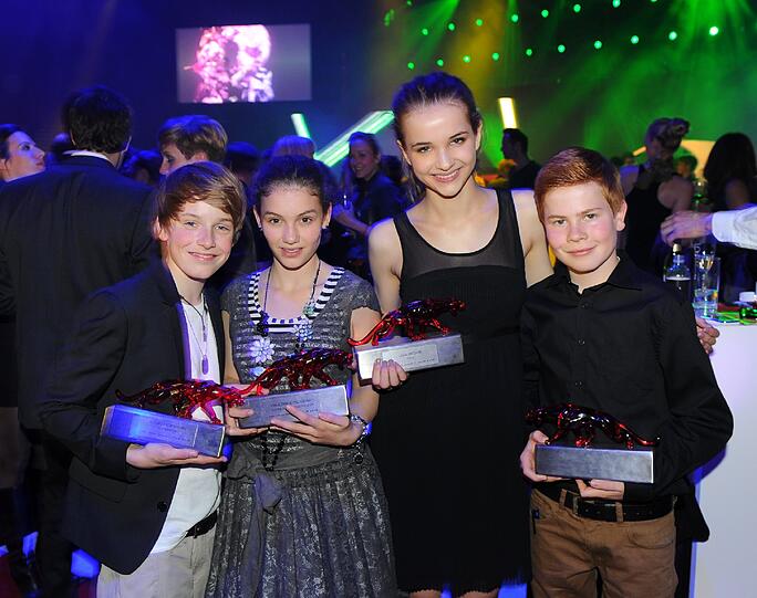 UNd nochmal alle PReisträger: Jungschauspieler Louis Hofmann (l-r), Lisa Vicari, Valeria Eisenbart und Leon Seidel