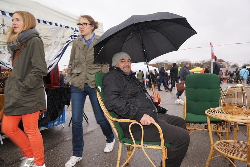 Die Bilder vom BRK Flohmarkt auf der Theresienwiese.