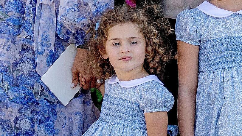 Prinzessin Adrienne ist die jüngste Tochter von Prinzessin Madeleine von Schweden. Prinzessin Adrienne ist die jüngste Tochter von Prinzessin Madeleine von Schweden.