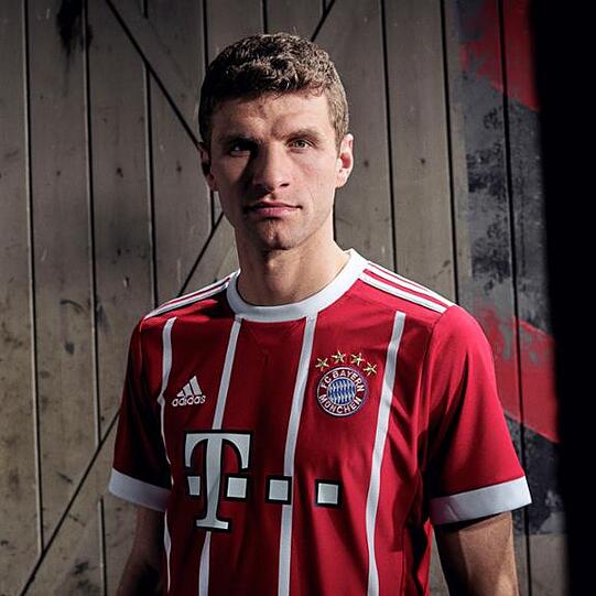 So sieht das neue Bayern-Trikot aus. Klicken Sie sich durch die Bildergalerie.