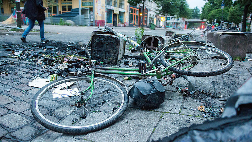Chaos und Zerstörung nach der Krawallnacht.