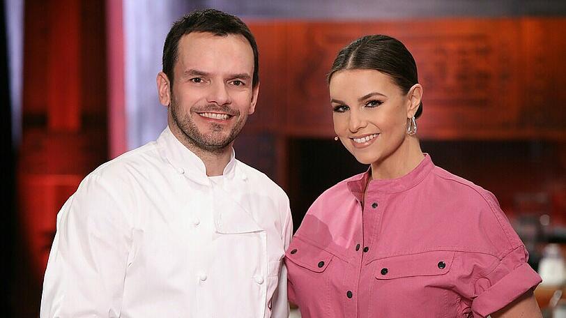 Das "Grill den Henssler"-Duo: Steffen Henssler kocht, Laura Wontorra moderiert