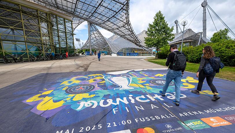 23.000 Fans haben in der Fanzone im Olympiapark Platz
