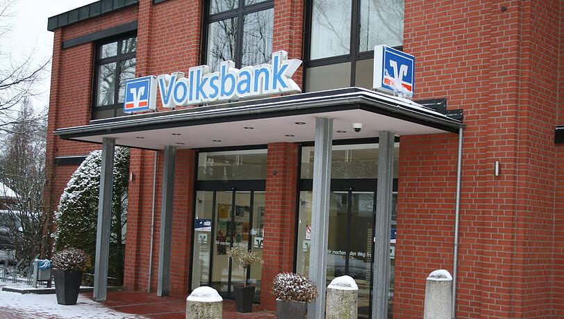 In Stuhr nahe Bremen sind etliche Schließfächer einer Bank aufgebrochen worden. In Stuhr nahe Bremen sind etliche Schließfächer einer Bank aufgebrochen worden.