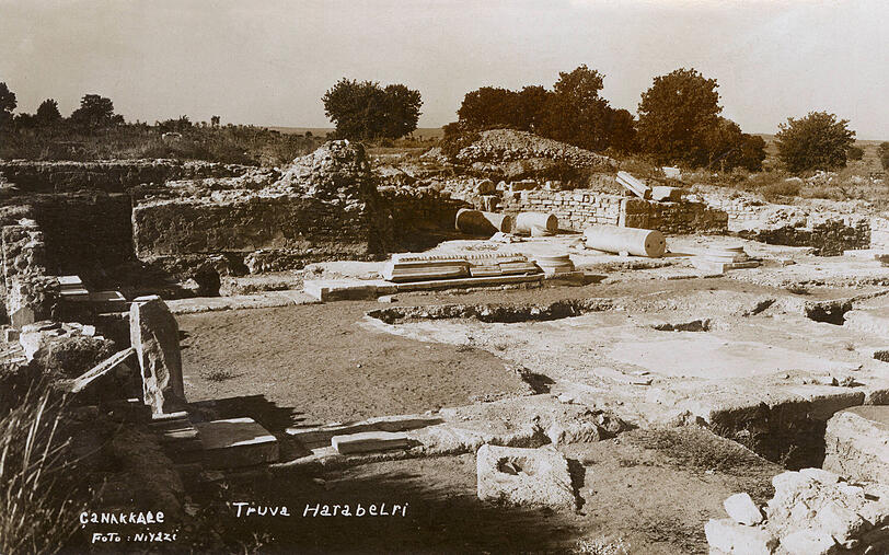 Die Ruinen von Troja bei Hisarlik, aufgenommen ca. 1930. Die Ruinen von Troja bei Hisarlik, aufgenommen ca. 1930.