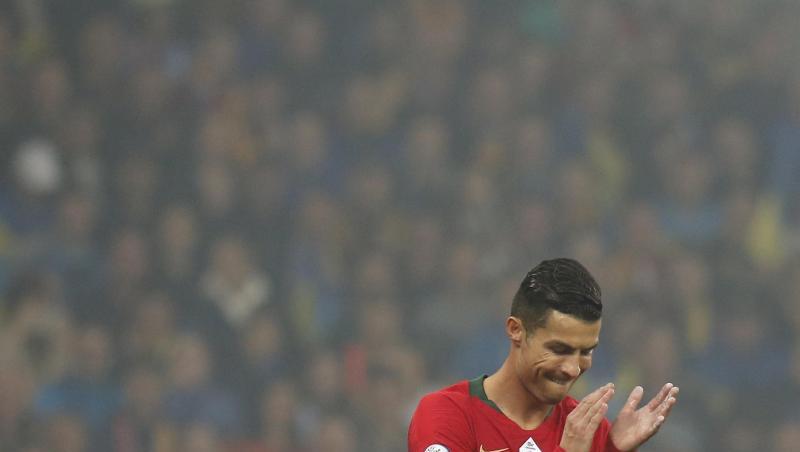 Applaus, Applaus: Cristiano Ronaldo hat in der EM-Qualifikation gegen die Ukraine das 700. Tor seiner Laufbahn erzielt. Applaus, Applaus: Cristiano Ronaldo hat in der EM-Qualifikation gegen die Ukraine das 700. Tor seiner Laufbahn erzielt.