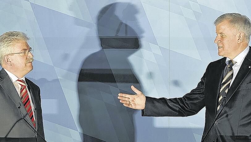&bdquo;Sozial unappetitlich&ldquo; &ndash; &bdquo;nicht mehr ernstzunehmen&ldquo;: So reden die angeblichen Wunschkoalitionäre Horst Seehofer (r.) und Martin Zeil über einander.Foto: dpa