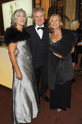 Torwartlegende Sepp Maier mit seiner Frau Monika (l.) und Sybille Beckenbauer.