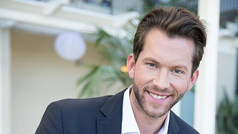 Mit wem ist der Bachelor denn jetzt wirklich zusammen?