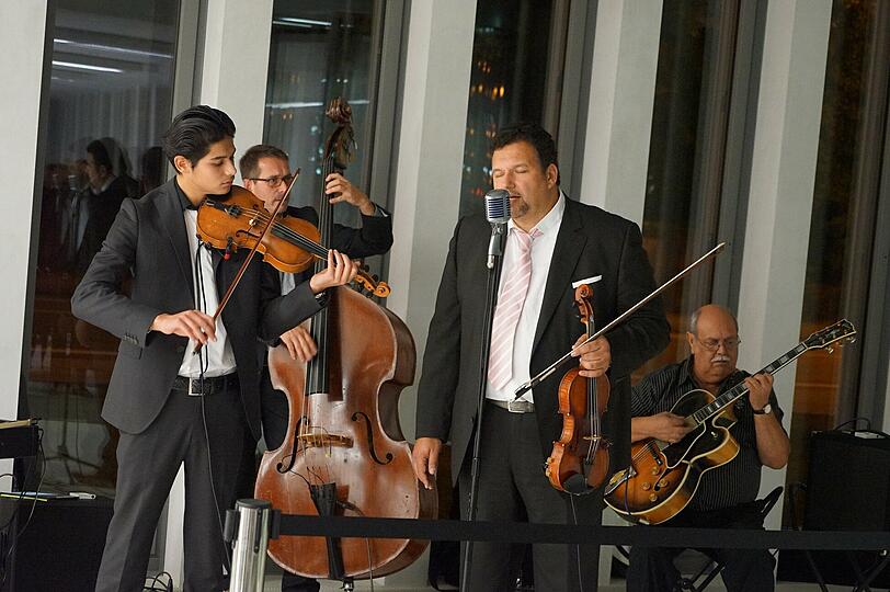 Im NS-Dokumentationszentrum spielte die Band &bdquo;Romeo Frank Ensemble&ldquo; Swing und Jazz der 1930er- bis 1950er-Jahre.