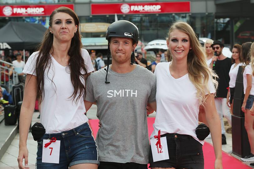 Models und Mountainbiker am Flughafen: Die Bilder vom "Schöne Münchnerin"-Wildcard-Event beim "Bike & Style"-Festival zum Durchklicken.
