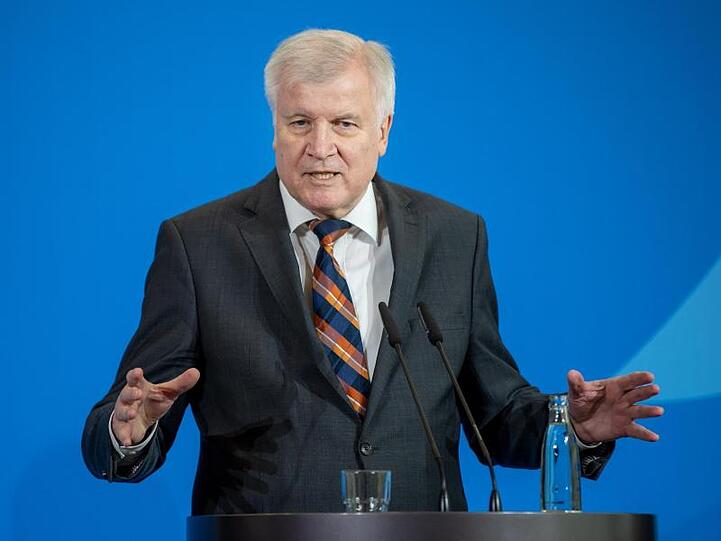 Hat einen umstrittenen Entwurf für kürzere Asylklageverfahren vorgelegt: Innenminister Horst Seehofer