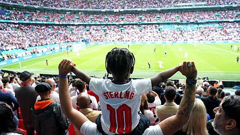 Bei den drei verbliebenen EM-Spielen werden mindestens 60.000 Zuschauer im Wembley-Stadion zugelassen.