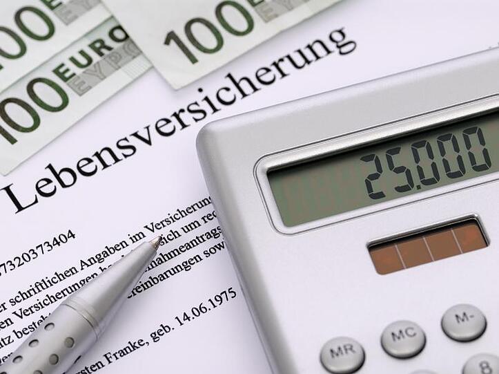 Bei den Standmitteilungen der Assekuranzen bleickt kaum ein Versicherter noch durch.