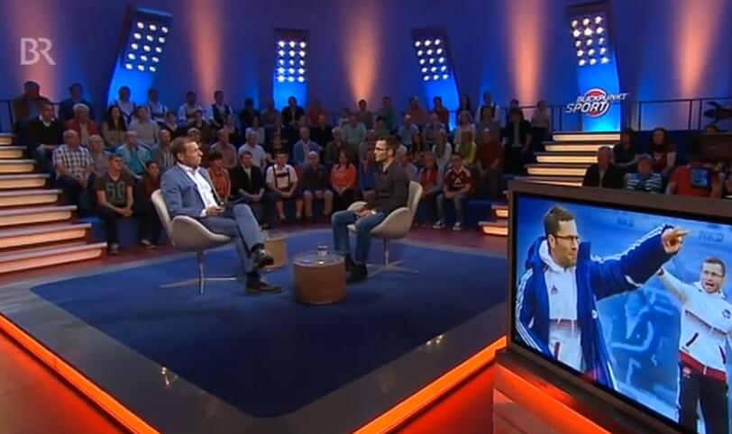 Mit dem Klassenerhalt in der Tasche saß Club-Coach Michael Wiesinger am Sonntagabend bei "Blickpunkt Sport".