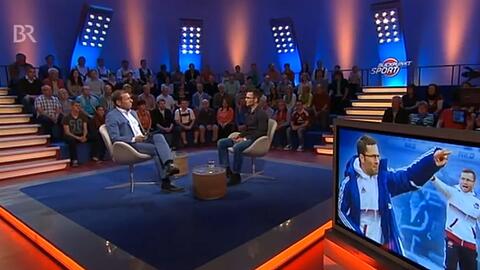 Mit dem Klassenerhalt in der Tasche saß Club-Coach Michael Wiesinger am Sonntagabend bei "Blickpunkt Sport".