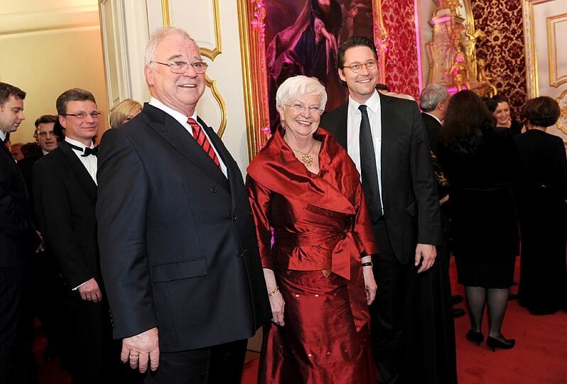 Der CSU-Generalsekretär Andreas Scheuer (CSU, r-l), die Vorsitzende der CSU-Landesgruppe, Gerda Hasselfeldt (CSU) und ihr Mann Wolfgang Zeitlmann.