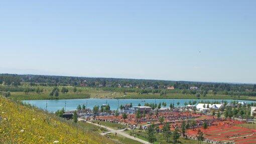 Der Park am Riemer See etabliert sich als Feiermeile für Jugendliche - Randale inklusive. Schon im Juni hatte es eine Schlägerei gegeben. Der Park am Riemer See etabliert sich als Feiermeile für Jugendliche - Randale inklusive. Schon im Juni hatte es eine Schlägerei gegeben.