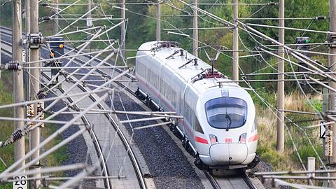 F&uuml;r den Fernverkehr der Bahn gibt es eine neue Fahrscheinvariante. (Symbolbild)