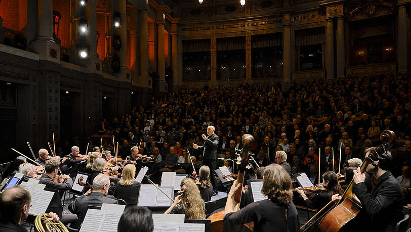Enrico Onofri und das Münchener Kammerorchester im Prinzregententheater. Enrico Onofri und das Münchener Kammerorchester im Prinzregententheater.