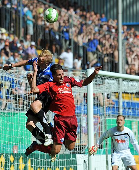 Im Ostwestfalen Derby warf Bielefeld Paderborn mit 3: 1 hinaus...