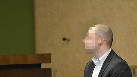 Der Student Jan-Thorsten R. (33) soll in München auf dem Schweizer Platz den Hitler-Gruß gemacht haben. Er bestreitet die Vorwürfe.