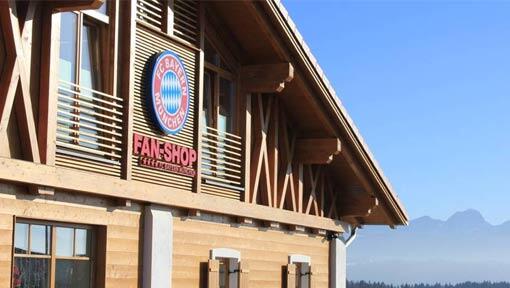 Der Fan-Shop steht am Irschenberg... Der Fan-Shop steht am Irschenberg...