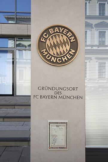 ...am historischen Gründungsort.