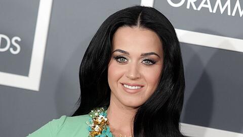 Katy Perry wie wir sie kennen: geschminkt auf dem roten Teppich